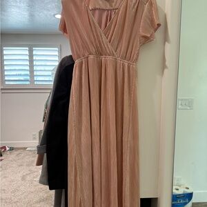 Elegant Pink Maxi Dress with Flutter Sleeves and V-Neckline